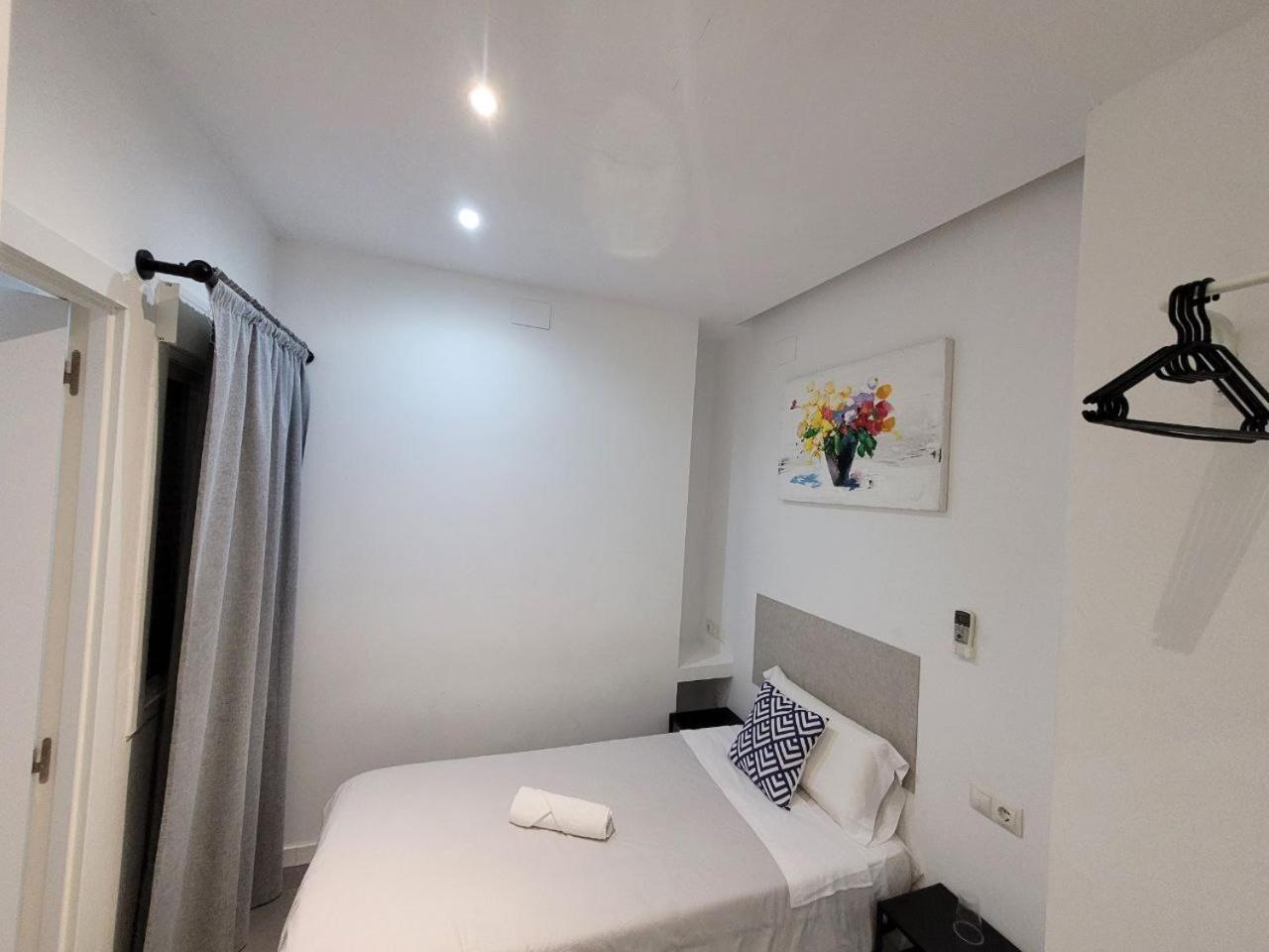 Ayz Frailes - Auto Check-In Property (Adults Only) مالقة المظهر الخارجي الصورة