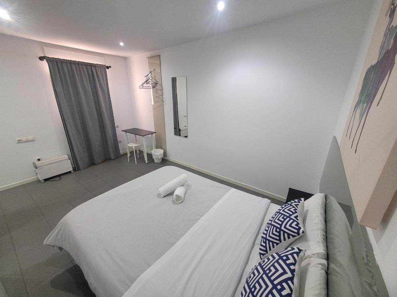 Ayz Frailes - Auto Check-In Property (Adults Only) مالقة المظهر الخارجي الصورة