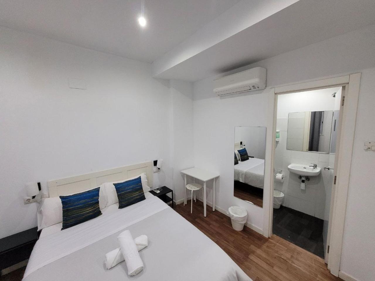 Ayz Frailes - Auto Check-In Property (Adults Only) مالقة المظهر الخارجي الصورة