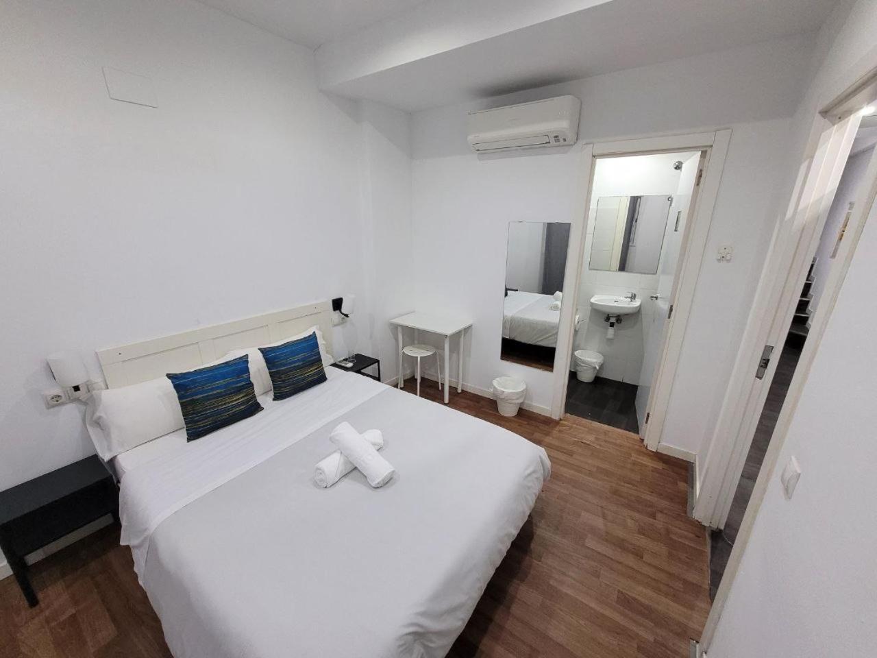 Ayz Frailes - Auto Check-In Property (Adults Only) مالقة المظهر الخارجي الصورة