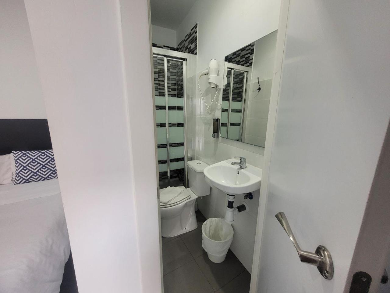 Ayz Frailes - Auto Check-In Property (Adults Only) مالقة المظهر الخارجي الصورة