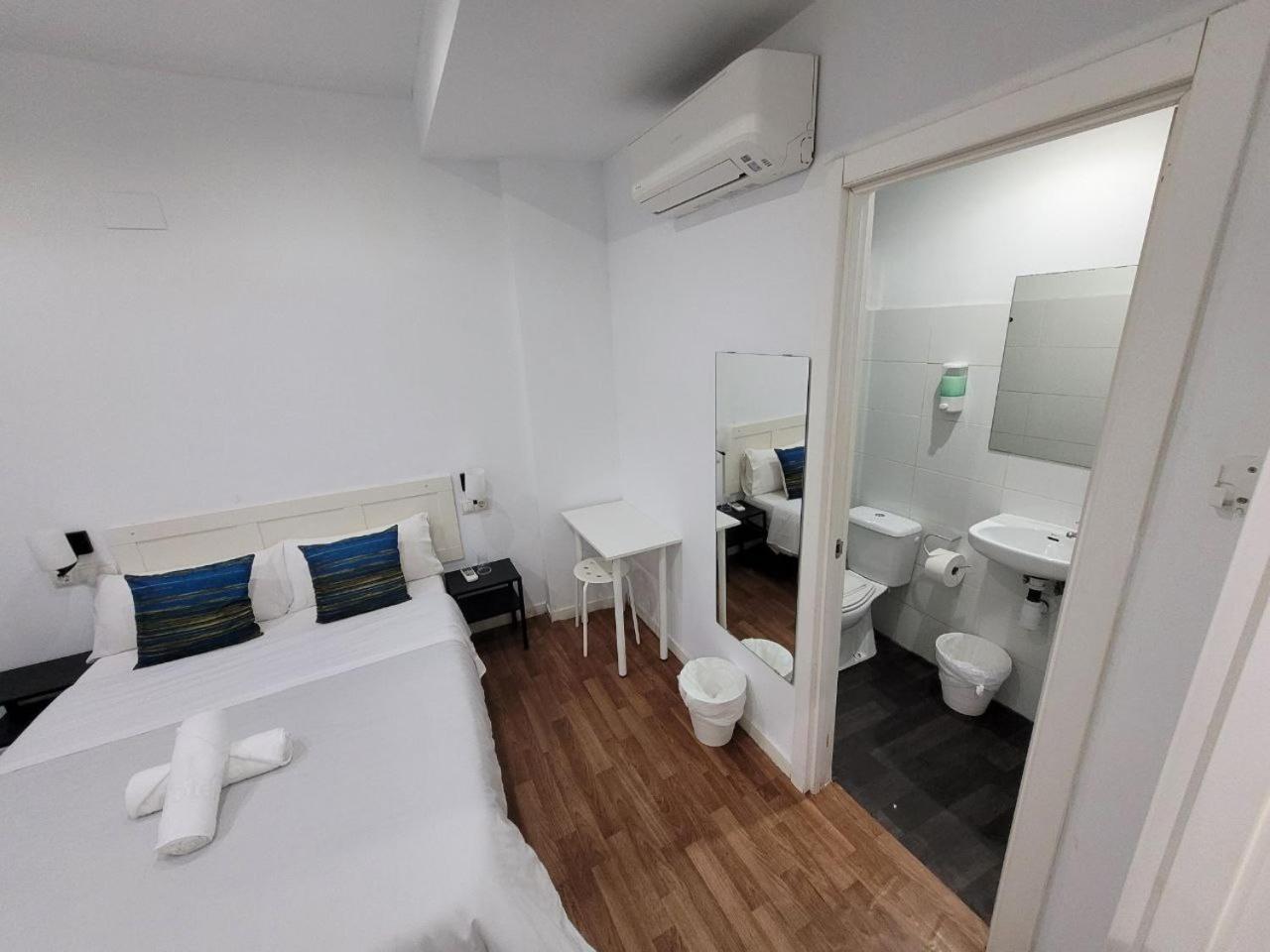 Ayz Frailes - Auto Check-In Property (Adults Only) مالقة المظهر الخارجي الصورة
